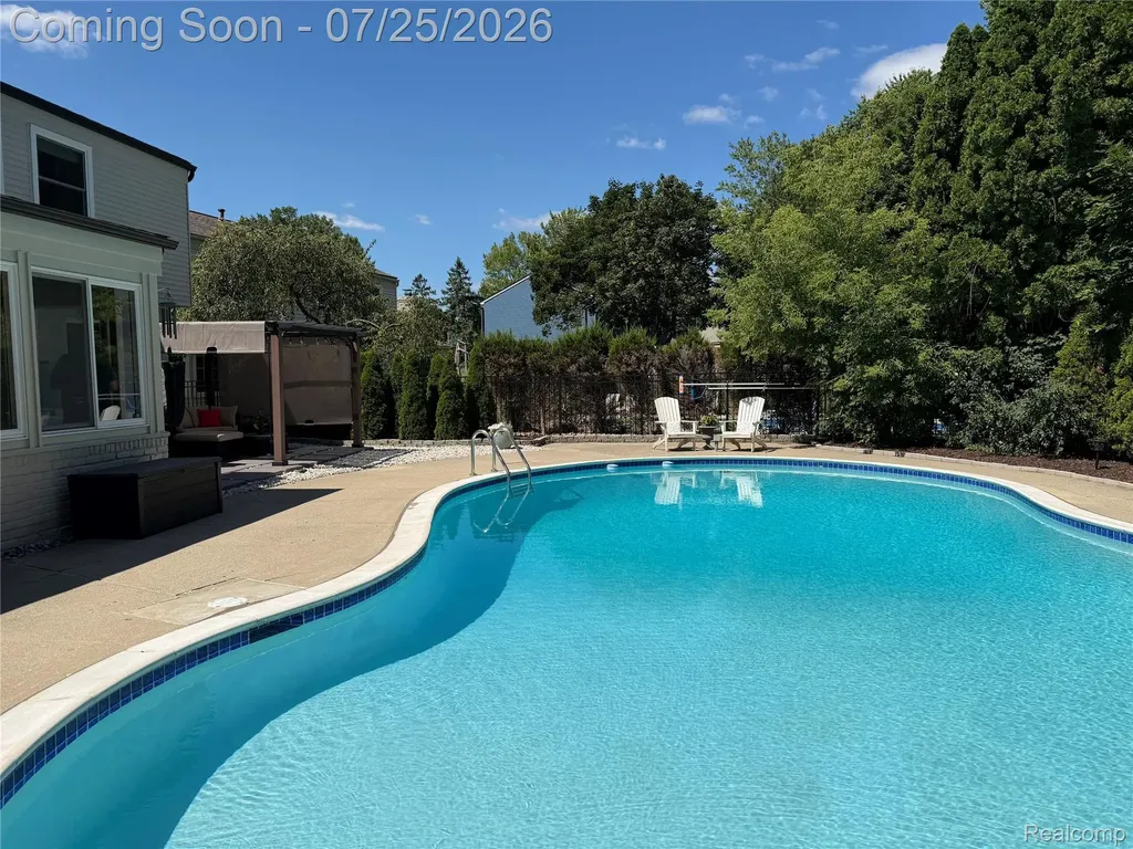 1120 Hackberry Circle Rochester Hills City MI 48309
