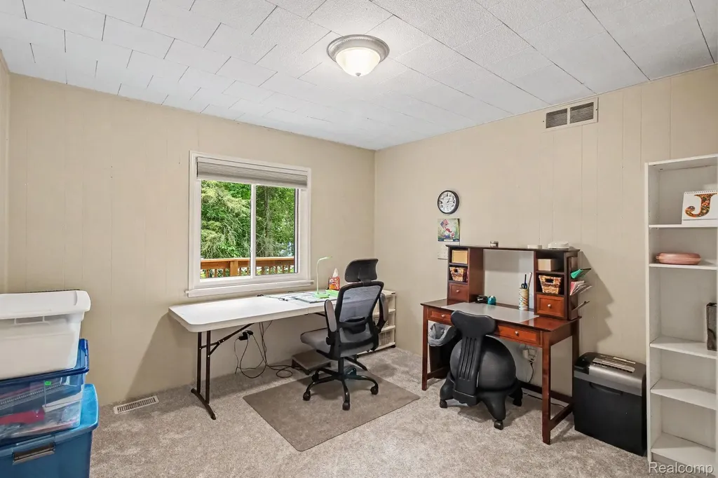 11372 Outer Drive Putnam Township MI 48169