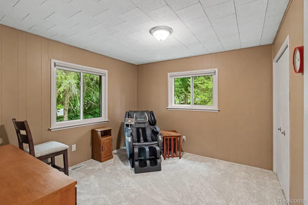 11372 Outer Drive Putnam Township MI 48169