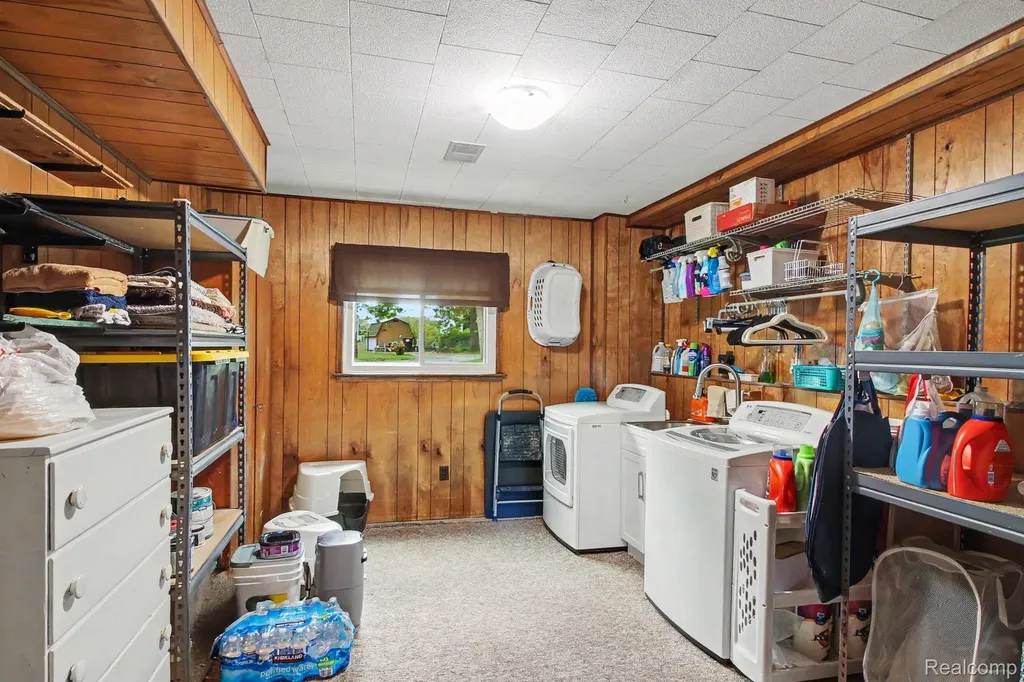 11372 Outer Drive Putnam Township MI 48169