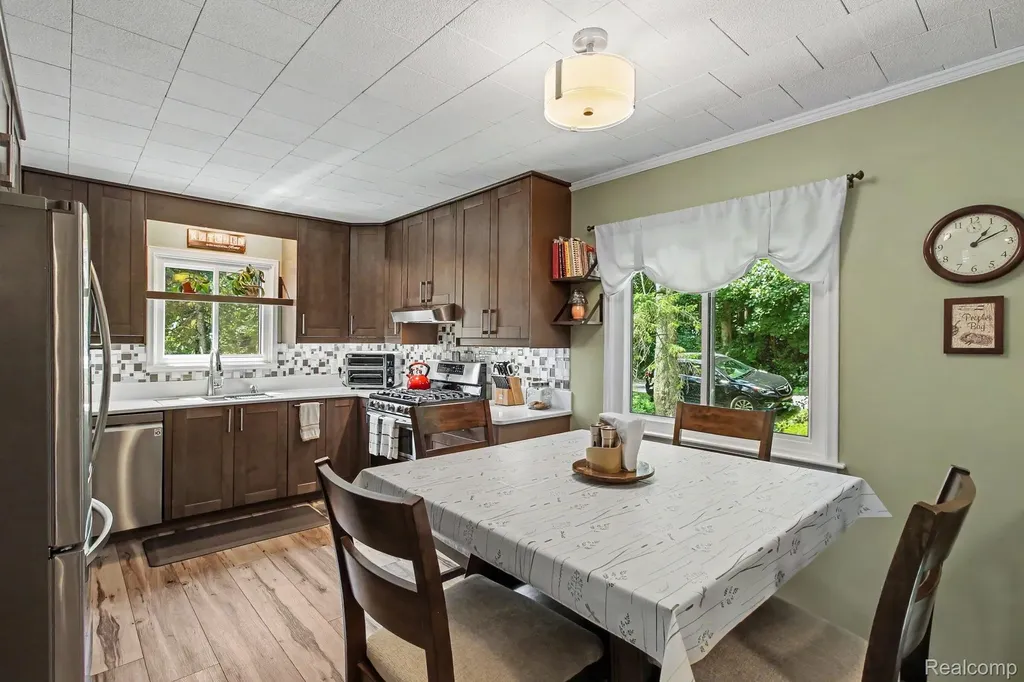 11372 Outer Drive Putnam Township MI 48169