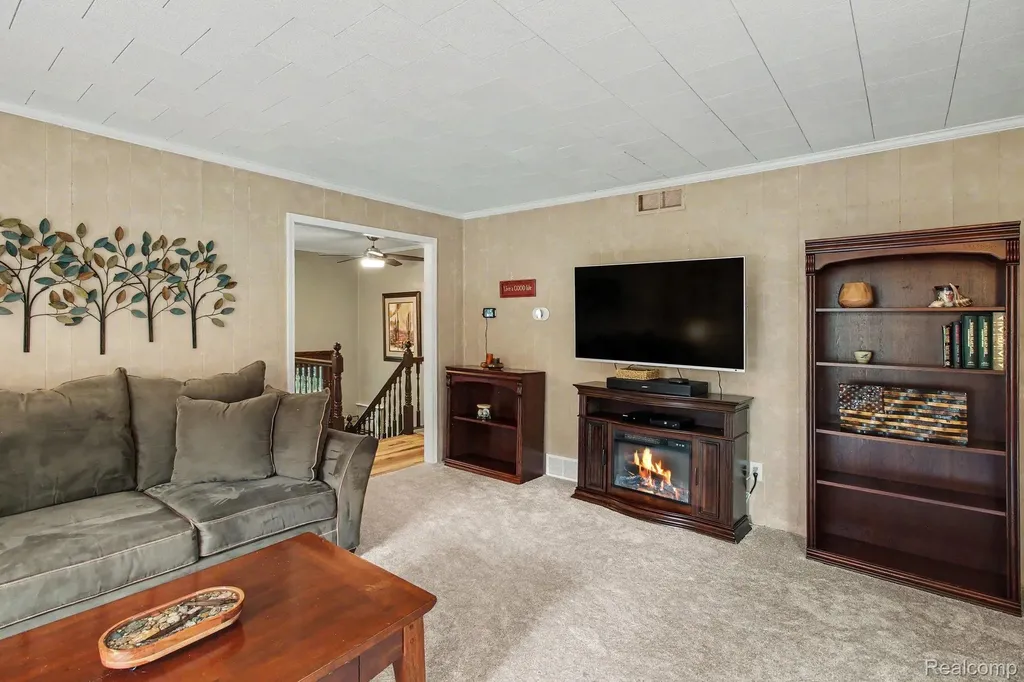 11372 Outer Drive Putnam Township MI 48169