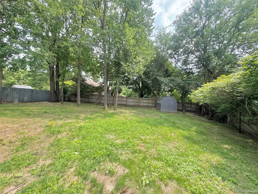 570 Hidden Ridge Drive Troy City MI 48083