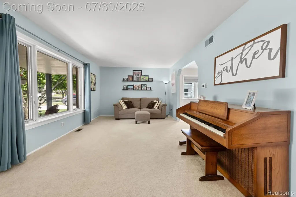 1198 Ashley Drive Troy City MI 48085