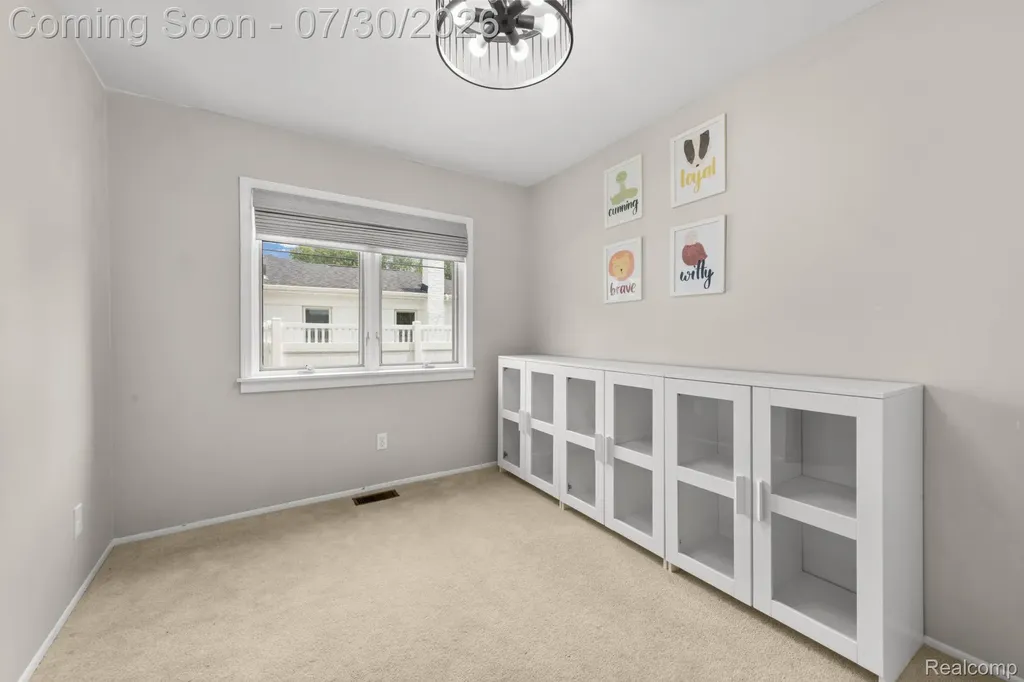 1198 Ashley Drive Troy City MI 48085