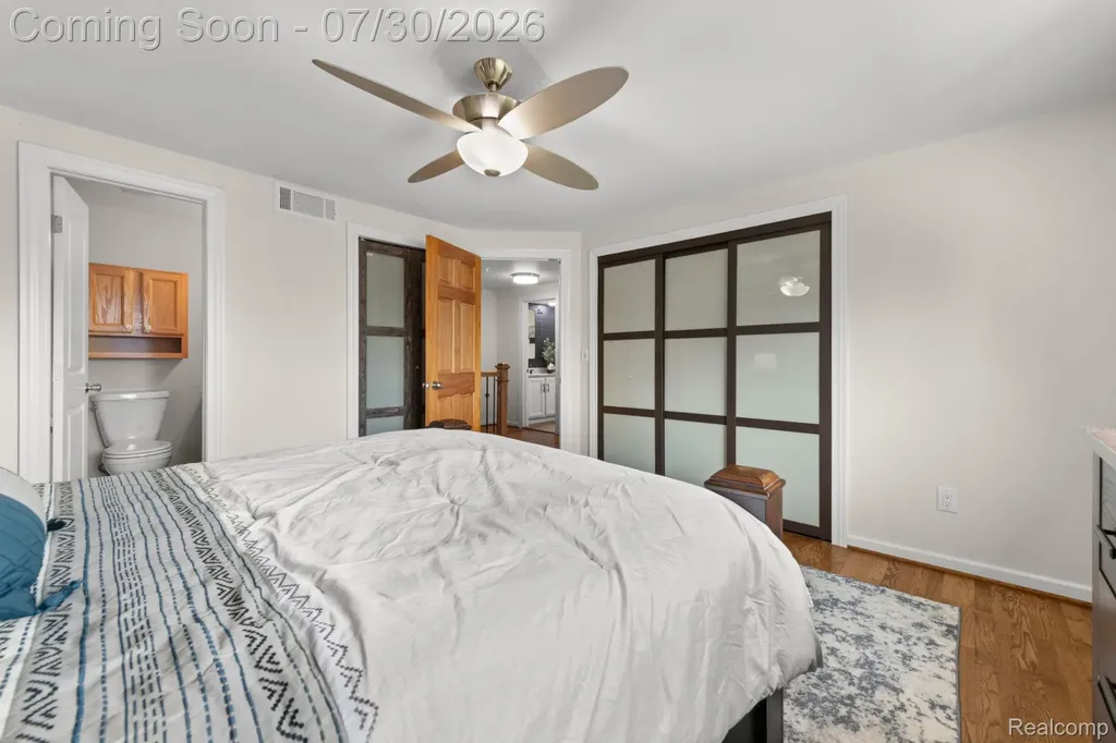 1198 Ashley Drive Troy City MI 48085