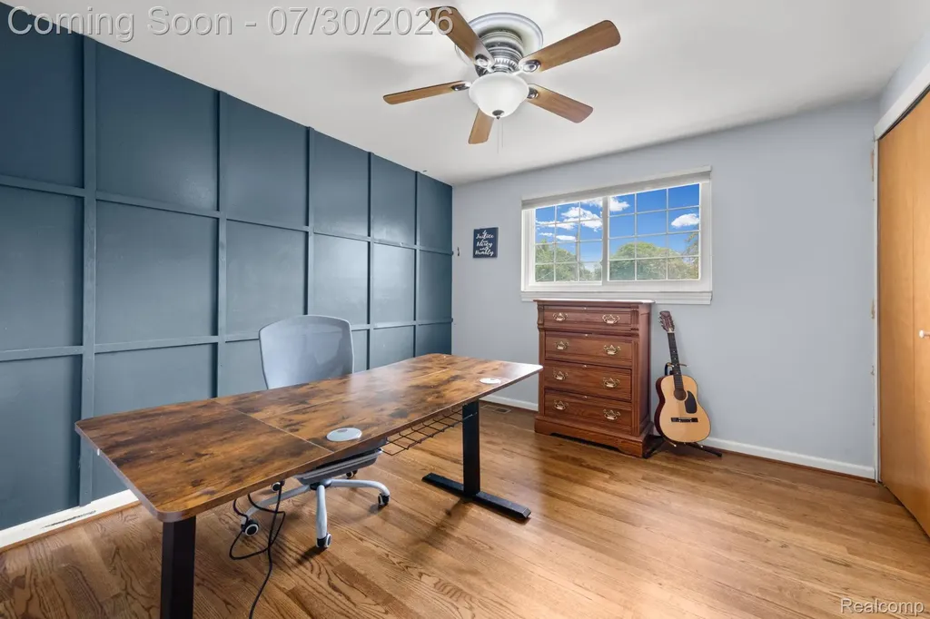 1198 Ashley Drive Troy City MI 48085