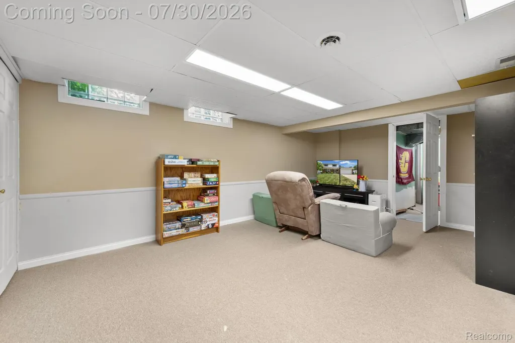 1198 Ashley Drive Troy City MI 48085