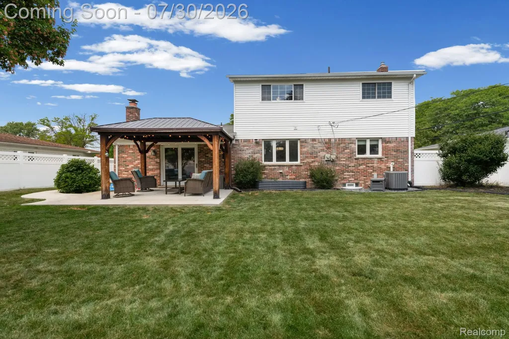 1198 Ashley Drive Troy City MI 48085
