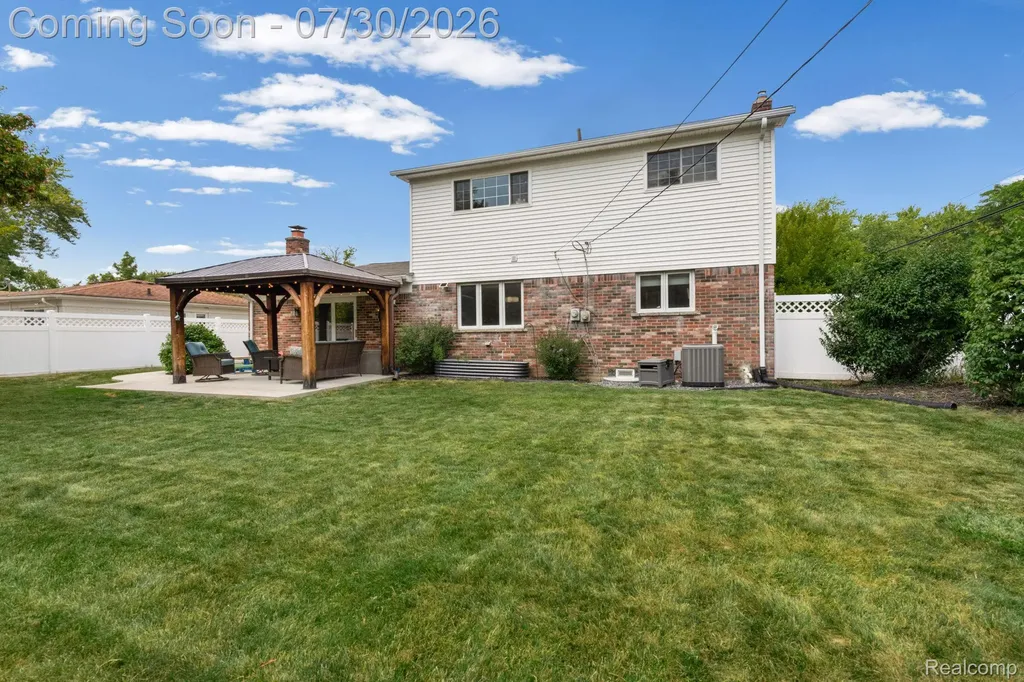 1198 Ashley Drive Troy City MI 48085