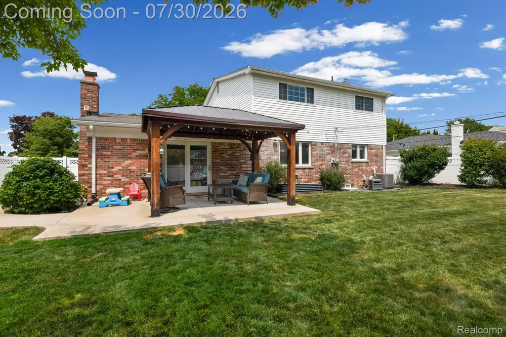 1198 Ashley Drive Troy City MI 48085