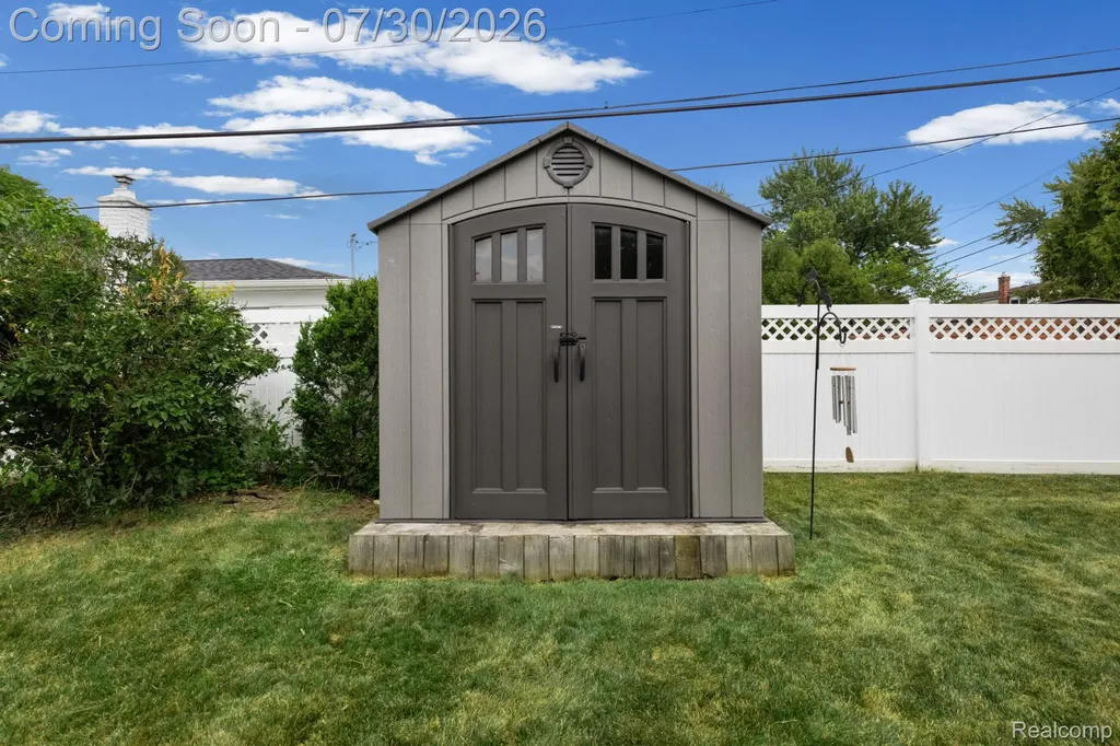 1198 Ashley Drive Troy City MI 48085