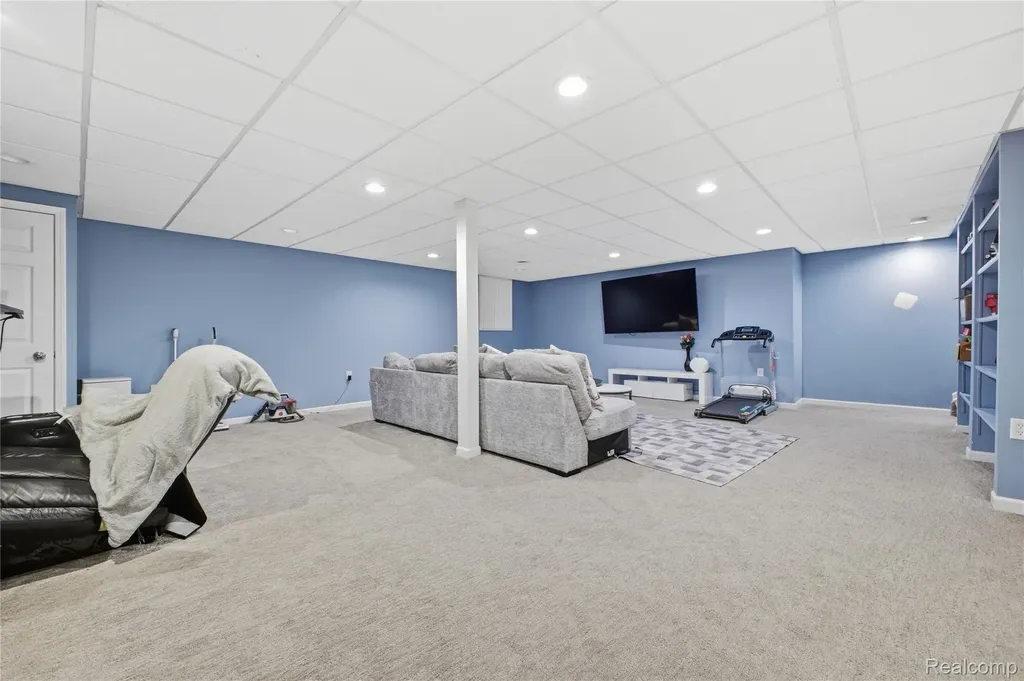 56291 Hastings Macomb Township MI 48042