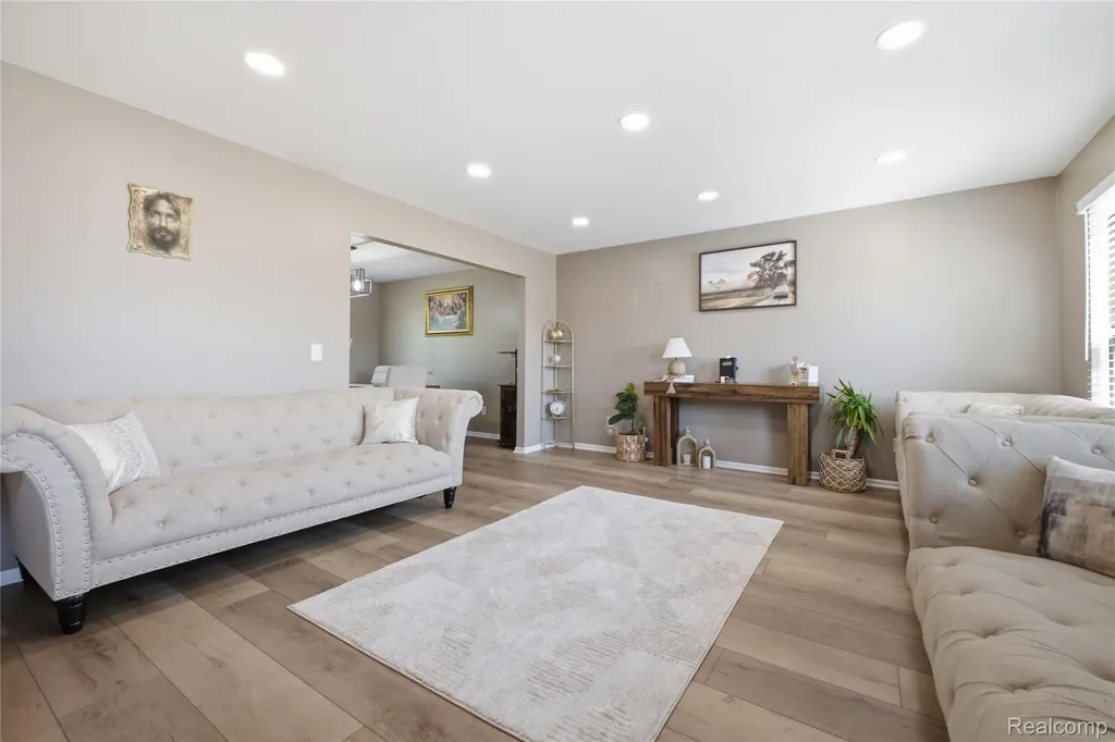 56291 Hastings Macomb Township MI 48042