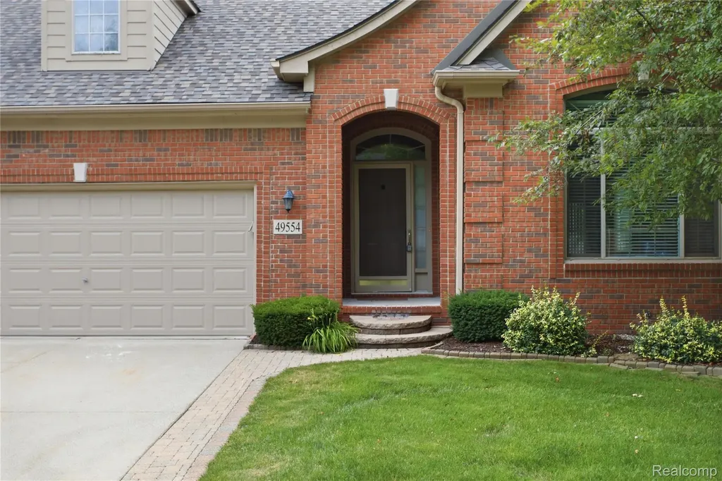 49554 Iron River Drive Macomb Township MI 48042