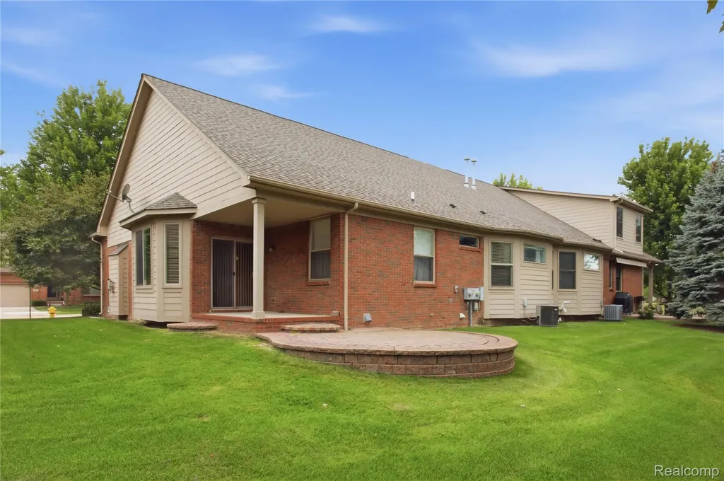 49554 Iron River Drive Macomb Township MI 48042
