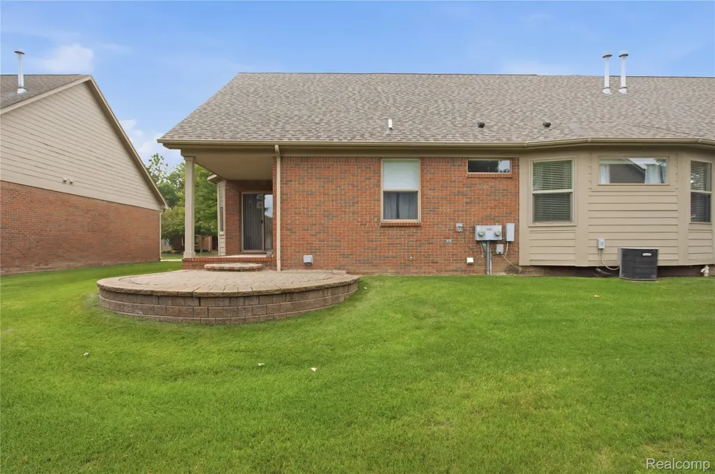 49554 Iron River Drive Macomb Township MI 48042