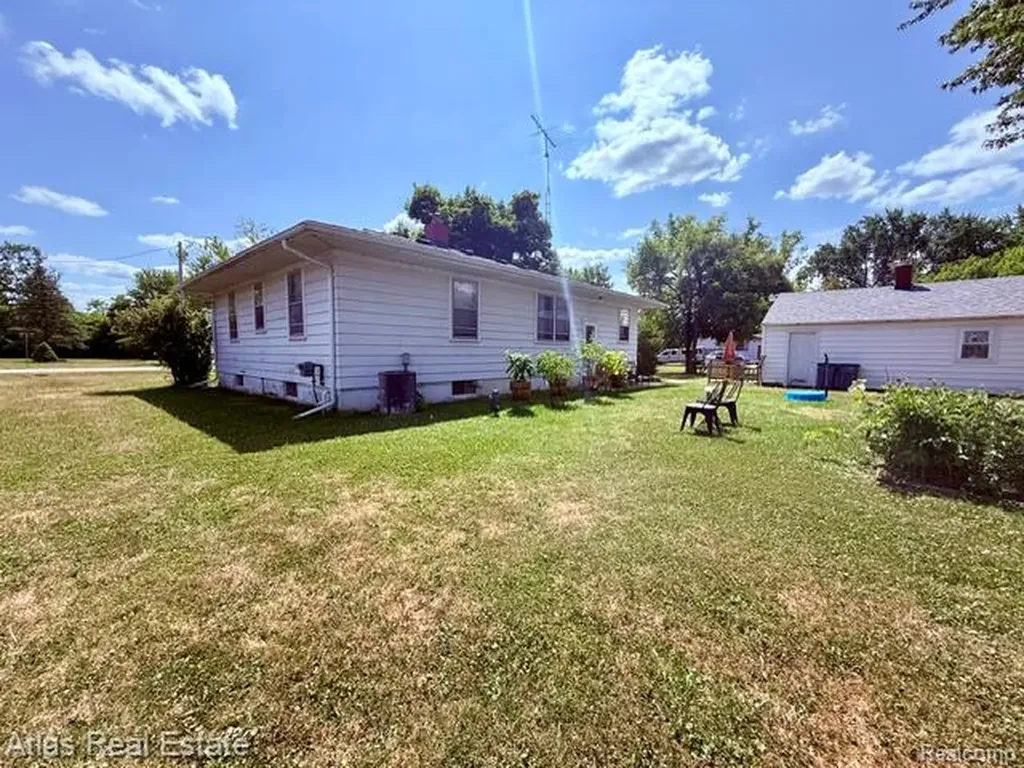 2060 Christner Street Burton City MI 48519