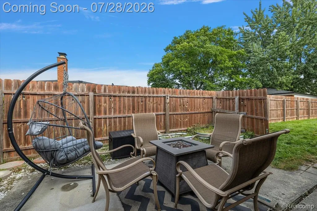 18114 Whitmore Drive Clinton Charter Township MI 48035