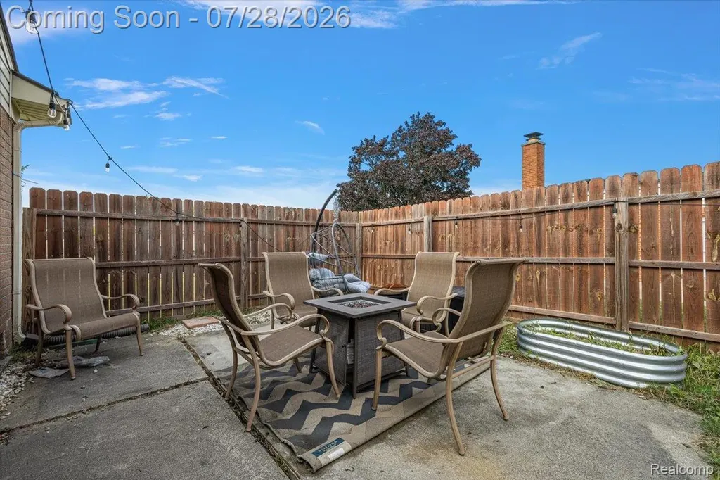 18114 Whitmore Drive Clinton Charter Township MI 48035
