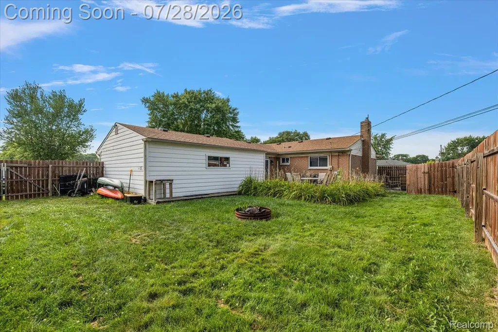 18114 Whitmore Drive Clinton Charter Township MI 48035