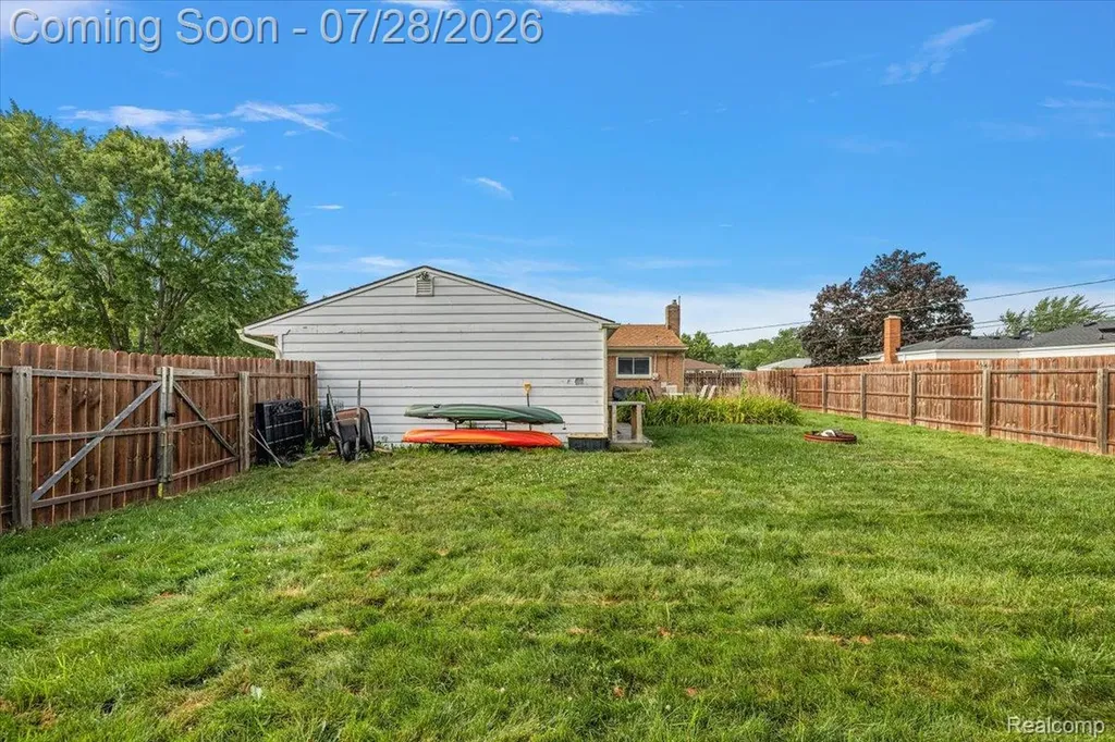 18114 Whitmore Drive Clinton Charter Township MI 48035