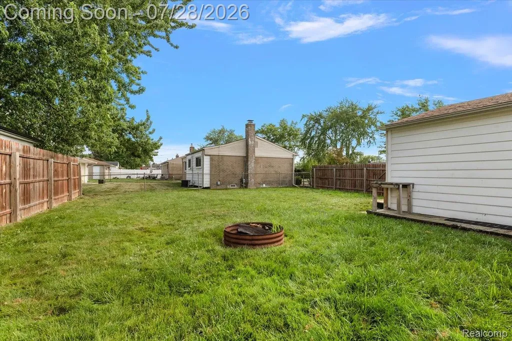 18114 Whitmore Drive Clinton Charter Township MI 48035