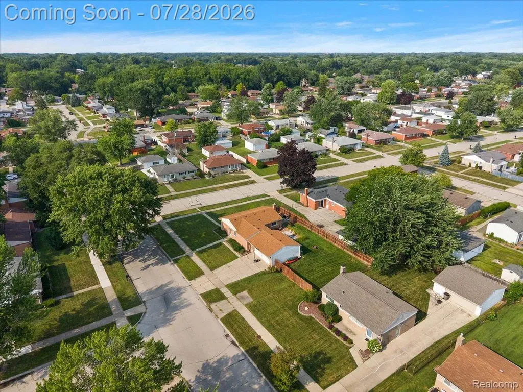 18114 Whitmore Drive Clinton Charter Township MI 48035