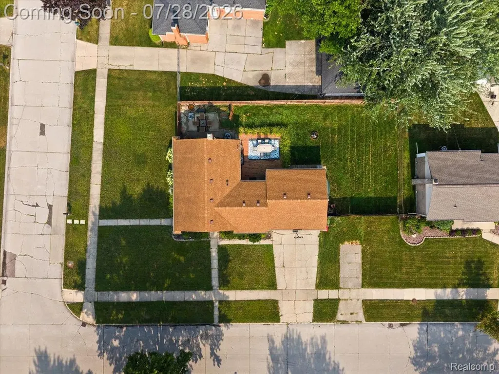 18114 Whitmore Drive Clinton Charter Township MI 48035