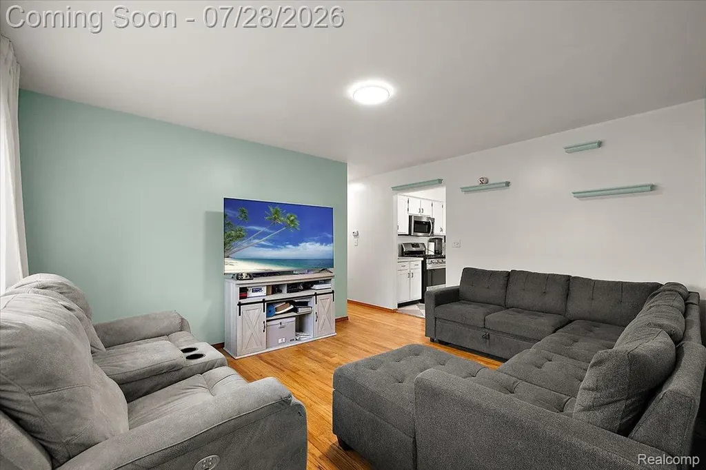 18114 Whitmore Drive Clinton Charter Township MI 48035