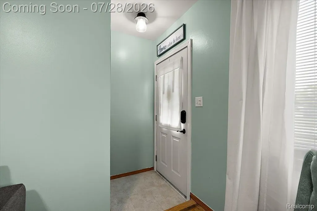 18114 Whitmore Drive Clinton Charter Township MI 48035