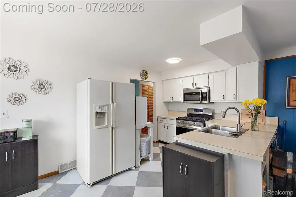 18114 Whitmore Drive Clinton Charter Township MI 48035