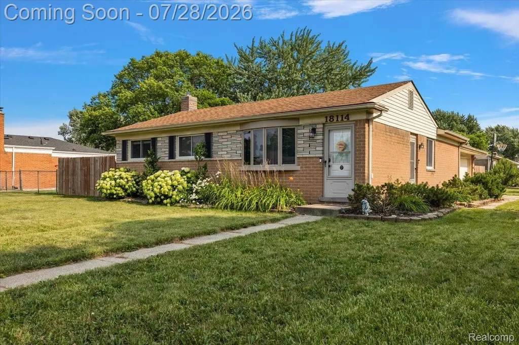 18114 Whitmore Drive Clinton Charter Township MI 48035