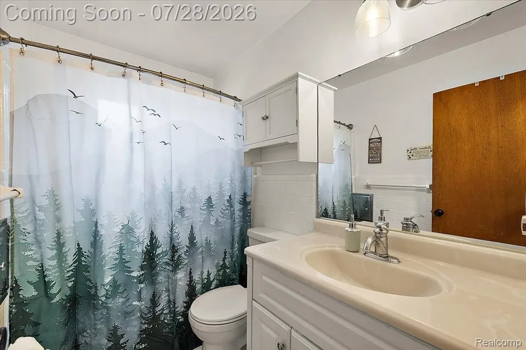 18114 Whitmore Drive Clinton Charter Township MI 48035