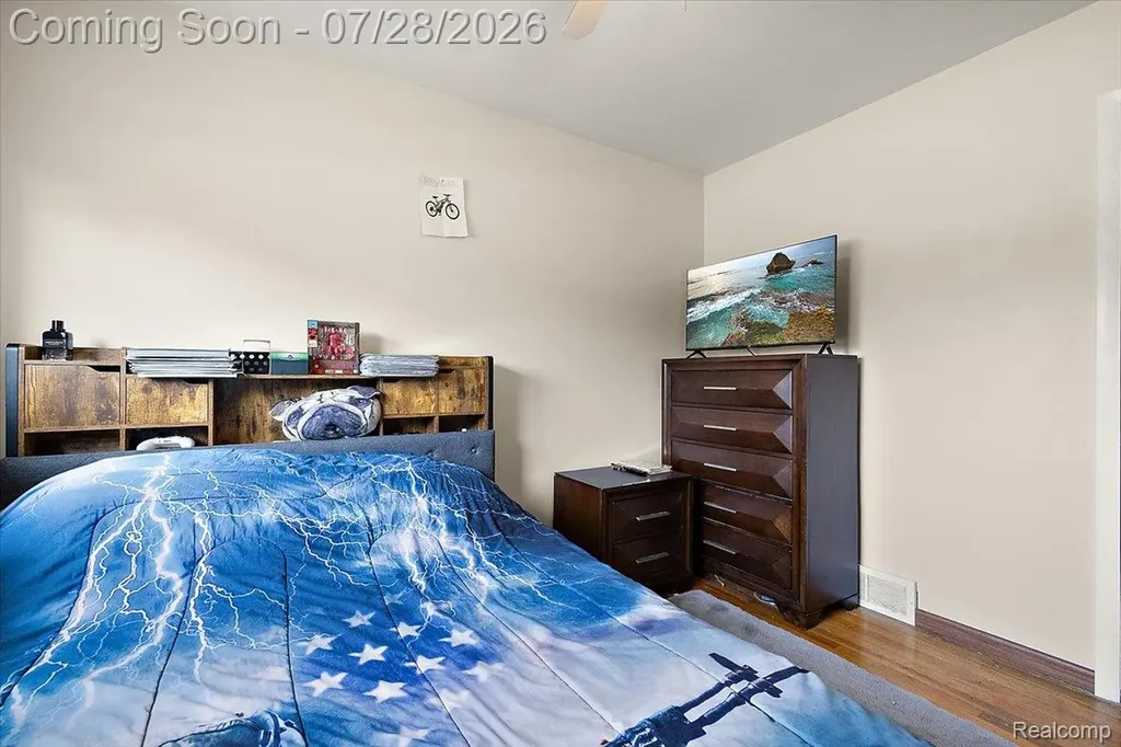 18114 Whitmore Drive Clinton Charter Township MI 48035