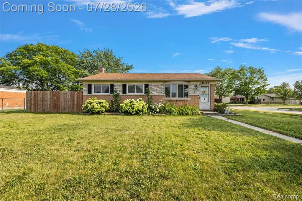 18114 Whitmore Drive Clinton Charter Township MI 48035