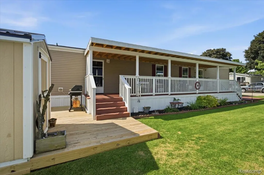 406 Silver Sands Drive Sanilac Township MI 48469