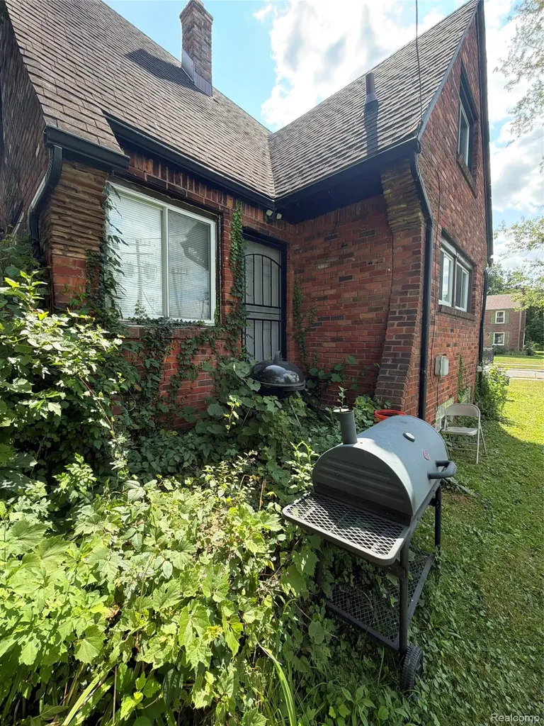 16174 Kentfield Street Detroit City MI 48219
