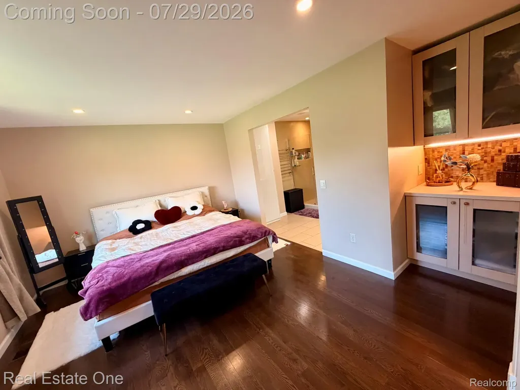 5112 Rock Run Street West Bloomfield Charter Township MI 48322