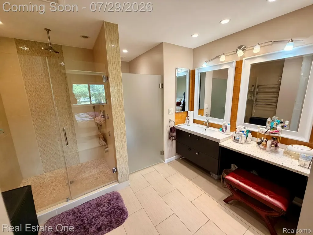 5112 Rock Run Street West Bloomfield Charter Township MI 48322