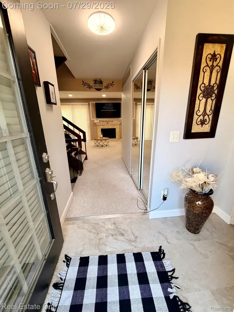 5112 Rock Run Street West Bloomfield Charter Township MI 48322