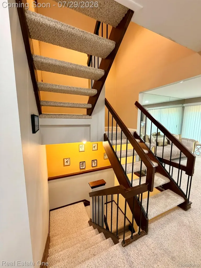 5112 Rock Run Street West Bloomfield Charter Township MI 48322