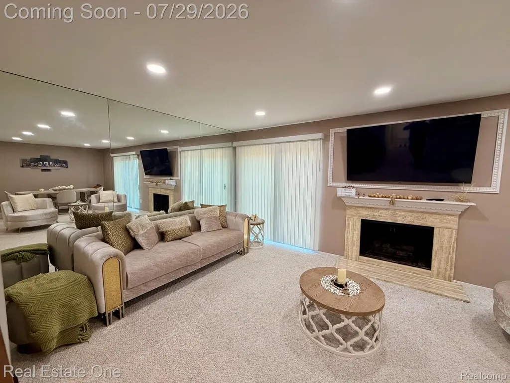 5112 Rock Run Street West Bloomfield Charter Township MI 48322