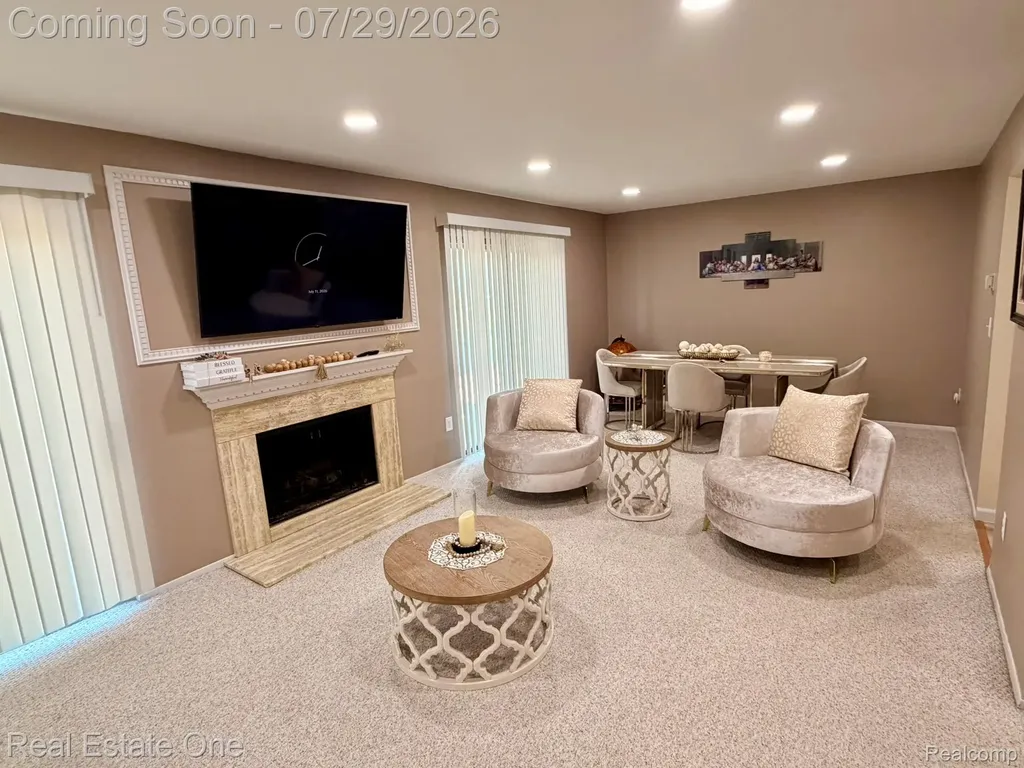 5112 Rock Run Street West Bloomfield Charter Township MI 48322