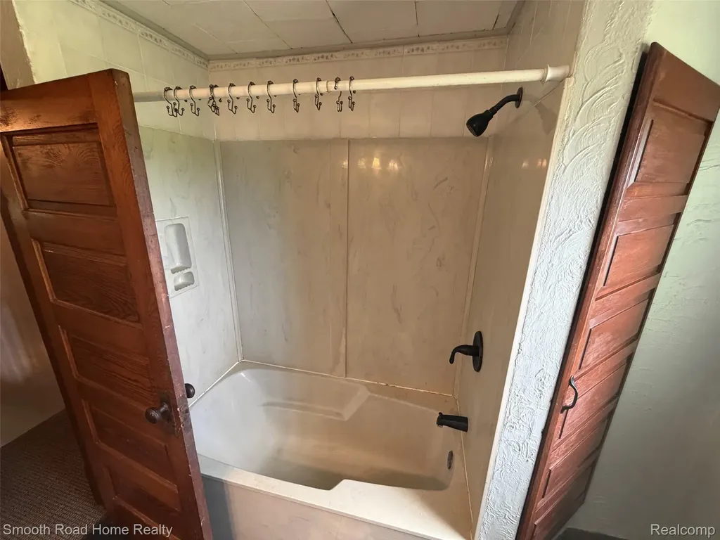 4724 N County Line Highway Ridgeway Township MI 49229
