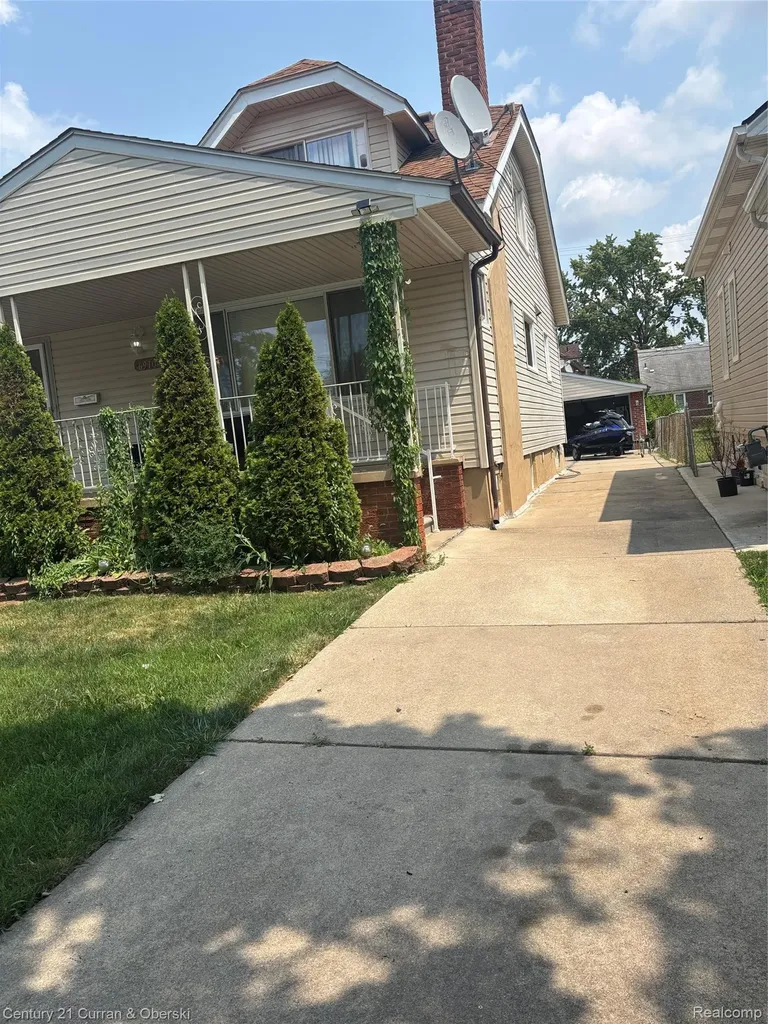 6910 Maple Street Dearborn City MI 48126