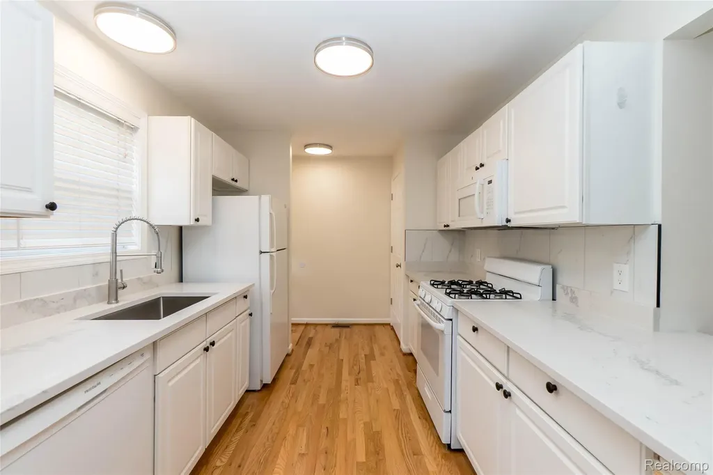2723 Grayson Street Ferndale City MI 48220