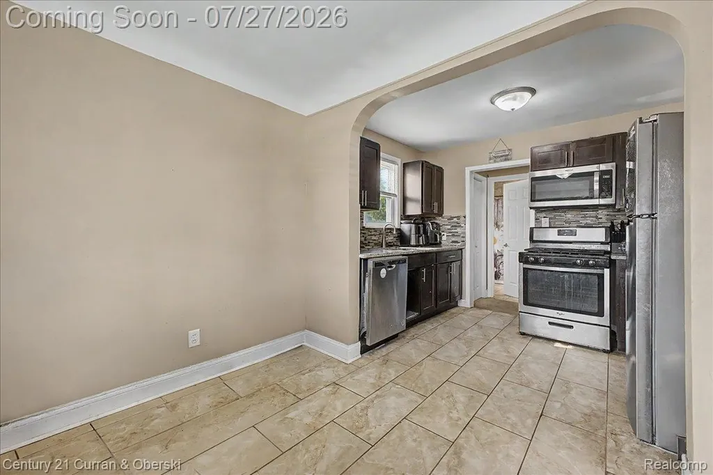 711 Lincoln Avenue Lincoln Park City MI 48146