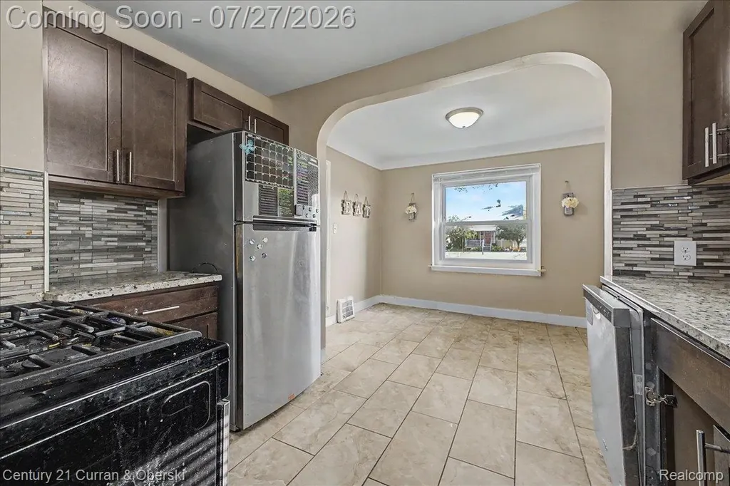 711 Lincoln Avenue Lincoln Park City MI 48146