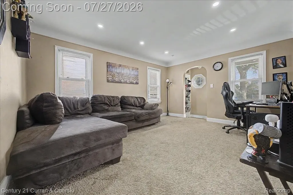 711 Lincoln Avenue Lincoln Park City MI 48146
